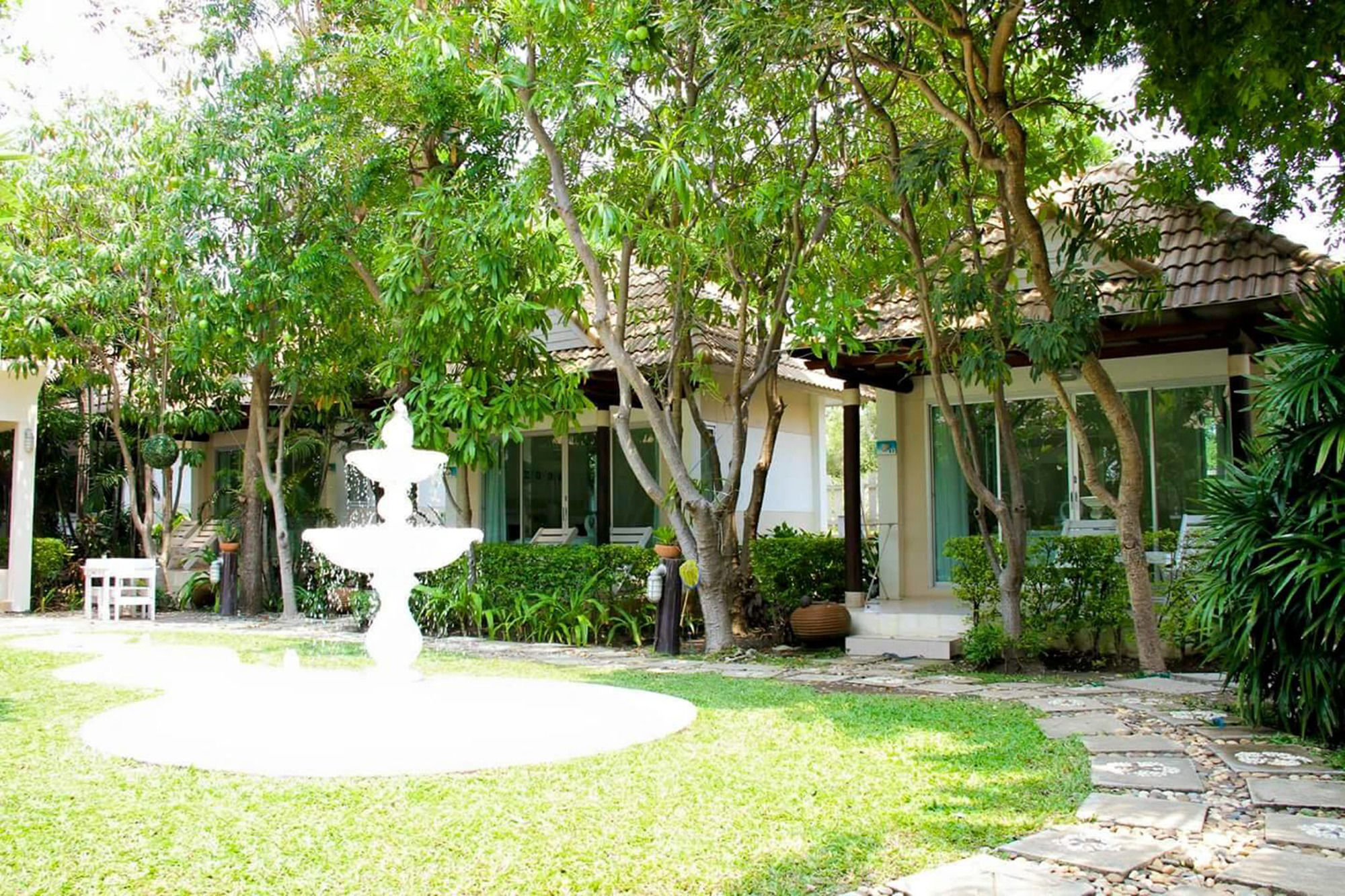 Chez Nous Boutique Resort Haad Chao Samran Exterior foto